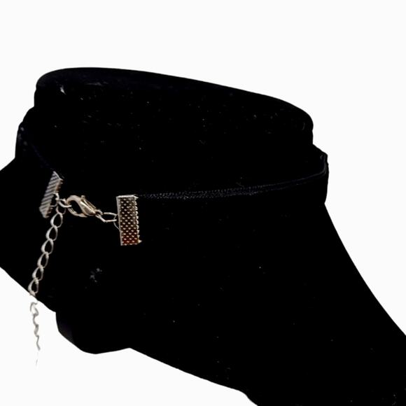 Infinity Diamond Choker BLACK VELVET Necklace Simulated Diamonds Pendent Realist - Picture 14 of 15
